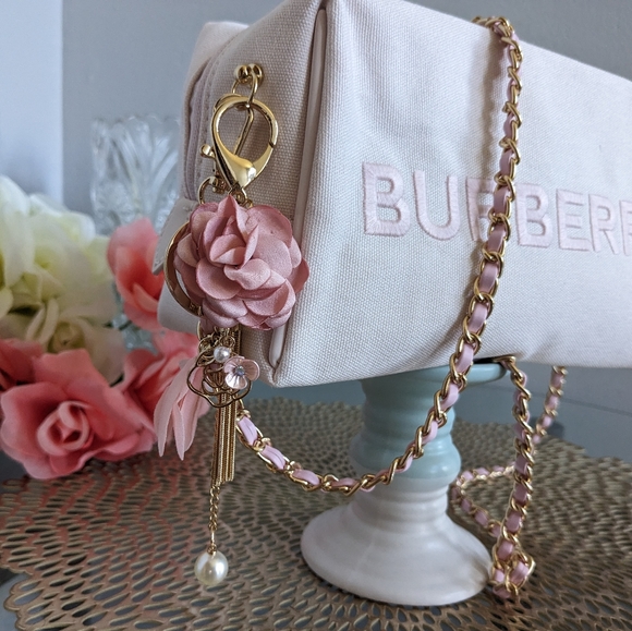 Burberry - Picture 8 of 12